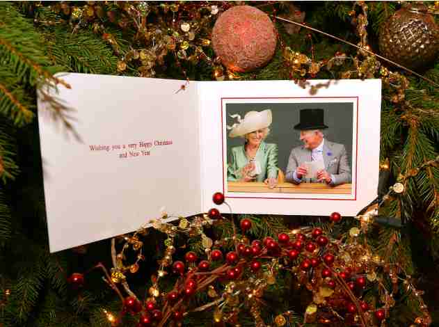 Elegant-Christmas-card-on-tree